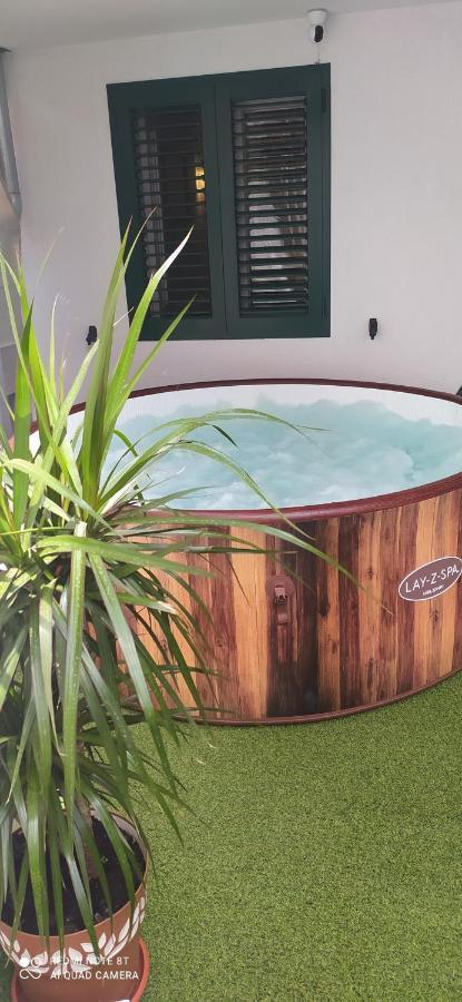Villa Angie Old Town With Jacuzzi สปลิท ภายนอก รูปภาพ