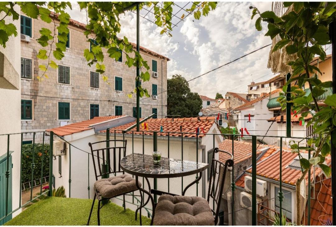 Villa Angie Old Town With Jacuzzi สปลิท ภายนอก รูปภาพ
