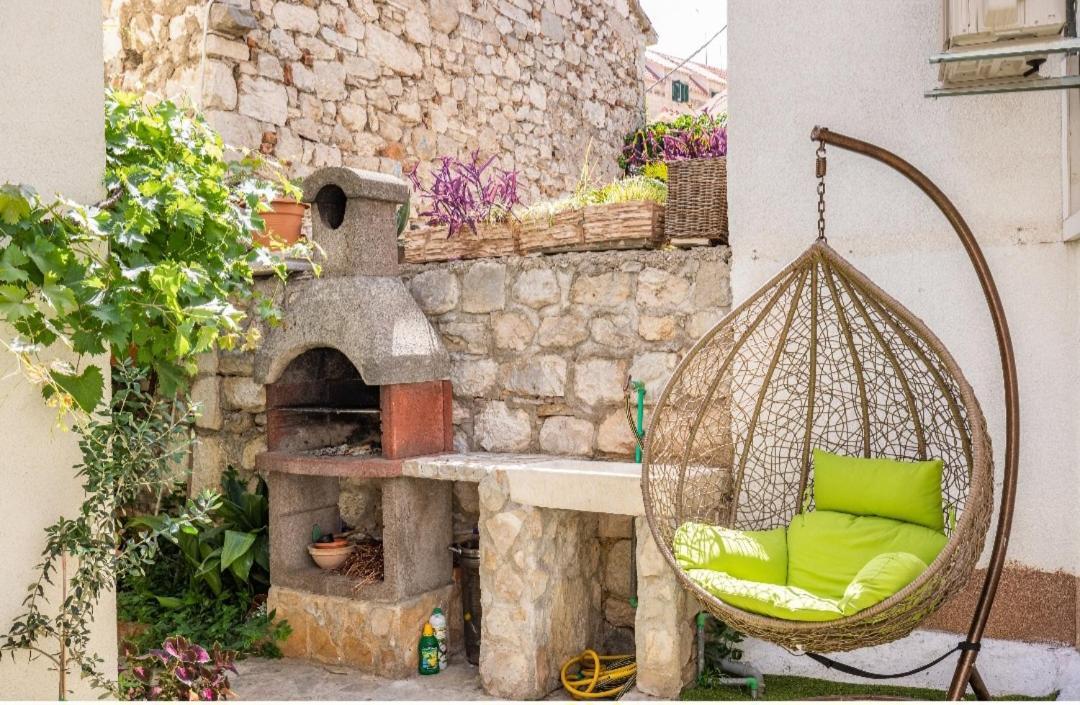Villa Angie Old Town With Jacuzzi สปลิท ภายนอก รูปภาพ