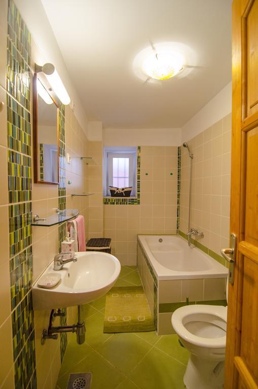 Villa Angie Old Town With Jacuzzi สปลิท ภายนอก รูปภาพ